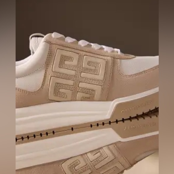 Givenchy G4 Mixed Leather Low-Top Sneakers- Brand New in Box - Picture 6 of 16